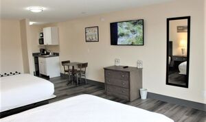 Double Queen Suite with Kitchenette Photo 2
