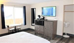 Queen Suite Photo 2