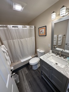 Double Queen Suite with Kitchenette Photo 4
