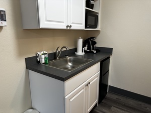 King Studio with Kitchenette Photo 6