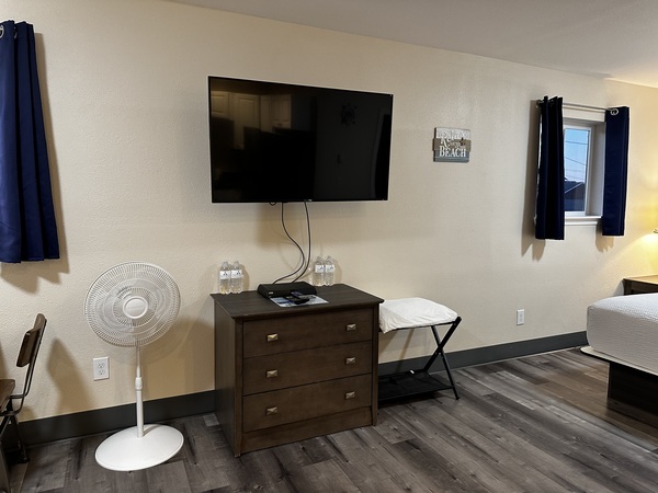 Captain's Quarters w/Full Kitchen (No Pets) Photo 7